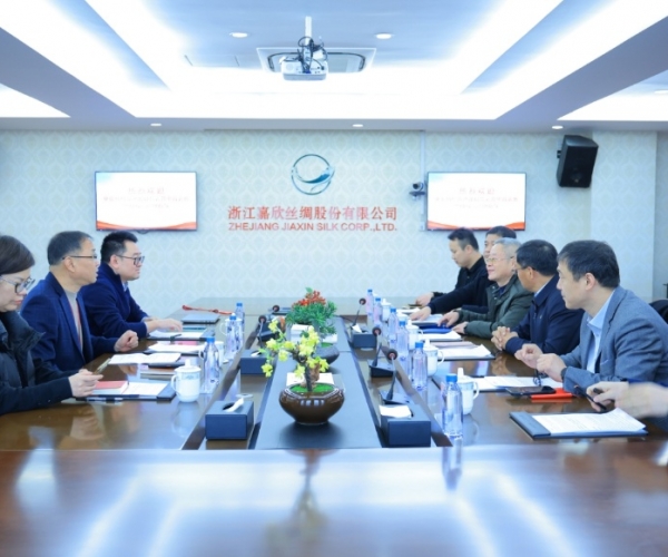 中国纺织品收支口商会曹甲昌会长一行来访调研 深入调研外贸走势，携手探寻前行新径